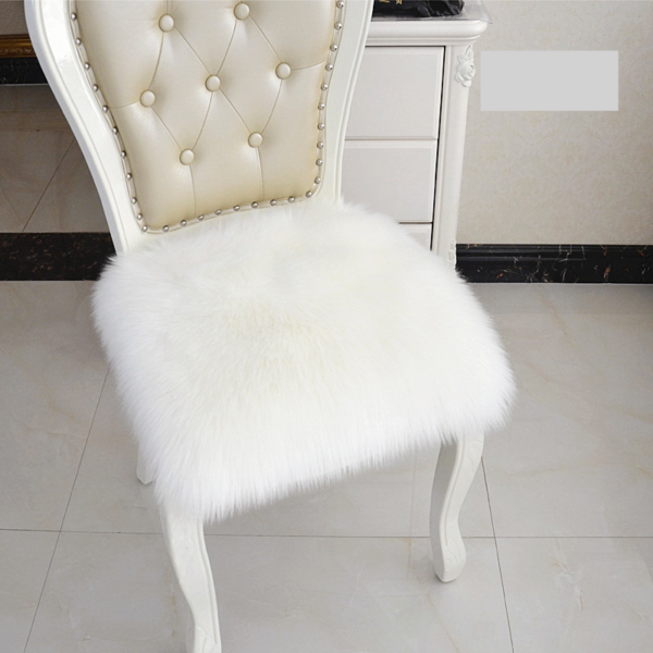 Krásny chlpatý podsedák na stoličku - White, 30x30-cm
